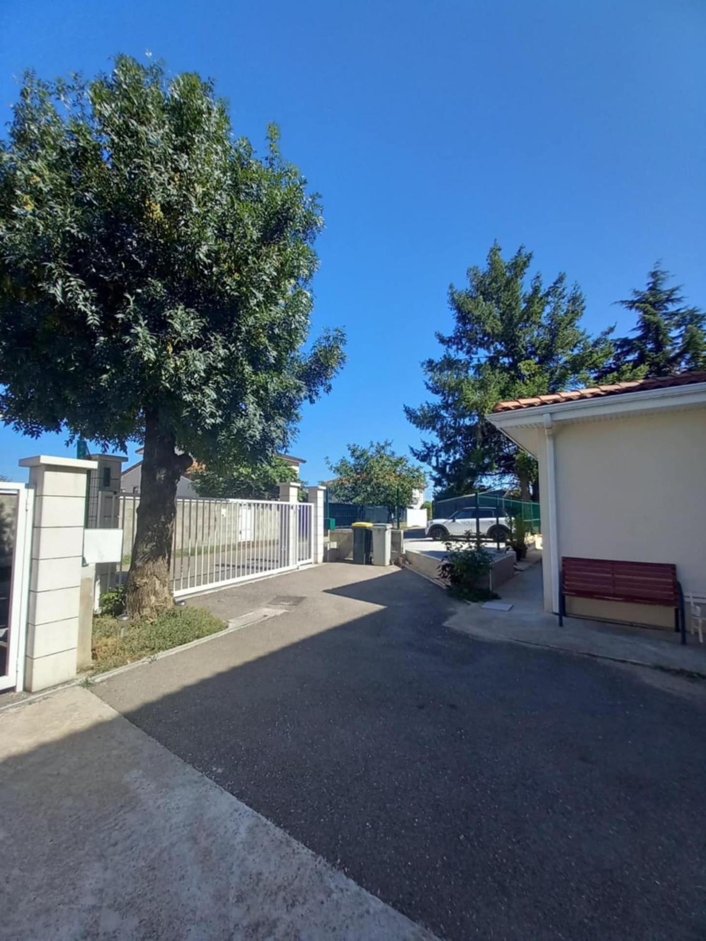 Maison Chez Nous Saint-Priest  Exterior photo
